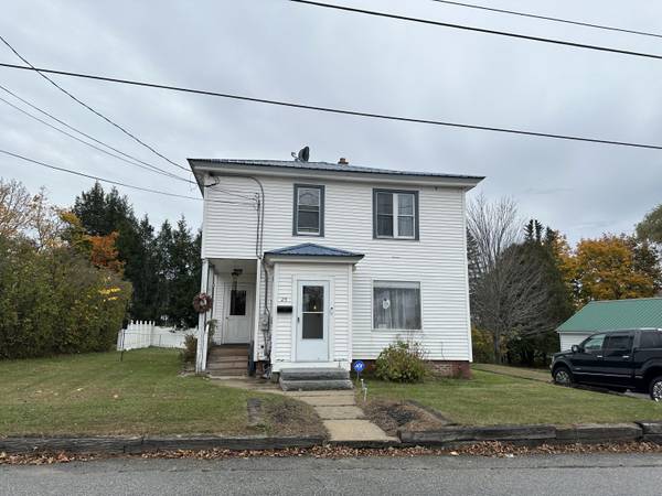 25 Green ST, Norway, ME 04268