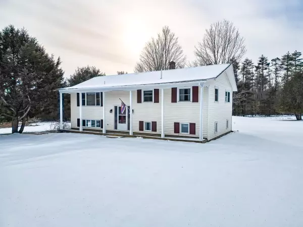 373 River RD, Chelsea, ME 04330