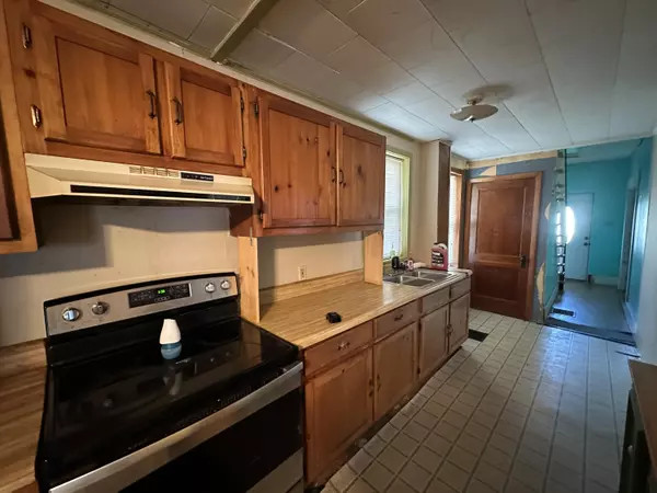 Monticello, ME 04760,11 School ST