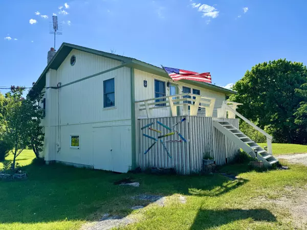 Vinalhaven, ME 04863,30 Pond ST