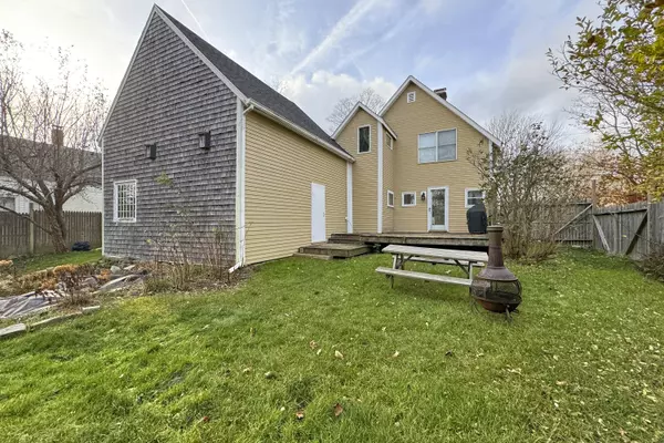 Thomaston, ME 04861,33 Beechwood ST