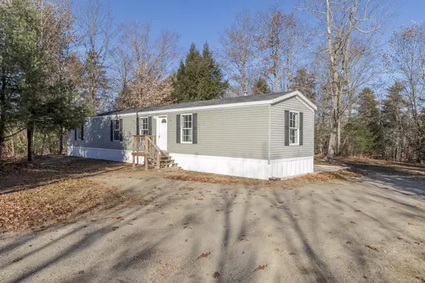 17 Frog Pond LN, Turner, ME 04282