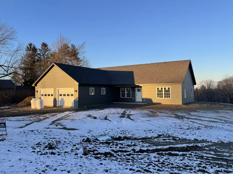 2 Vining Hill LN, Windsor, ME 04363