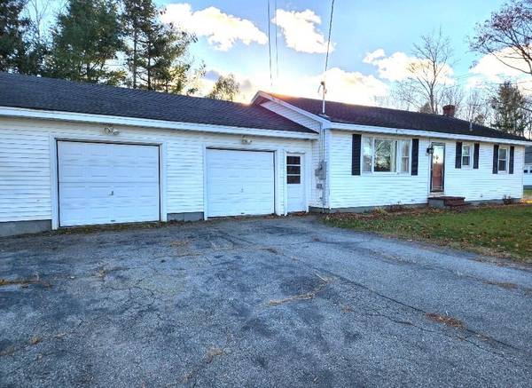 1 Prouty DR, Veazie, ME 04401