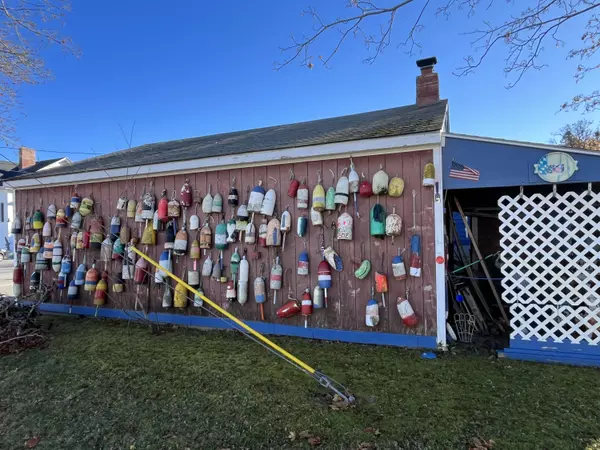 Winter Harbor, ME 04693,22 Harbor RD