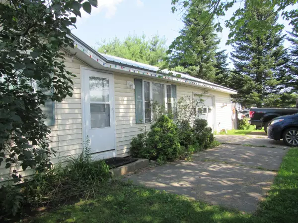 Norridgewock, ME 04957,157 Mercer RD