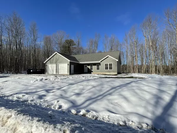 Sidney, ME 04330,46 Lindsay WAY