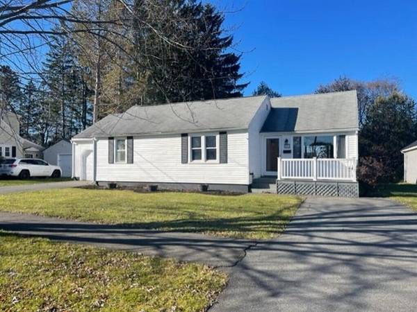 141 Parkway N, Brewer, ME 04412