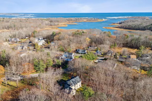 Kennebunkport, ME 04046,6 Boatswain LN