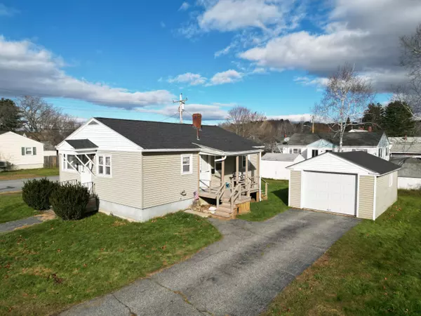 24 Bushey CIR, Lewiston, ME 04240