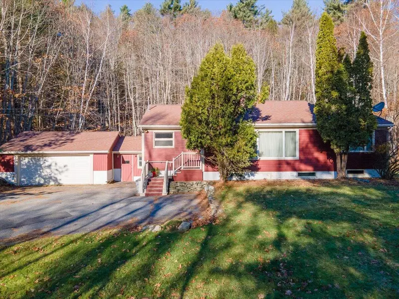 415 Molyneaux RD, Camden, ME 04843