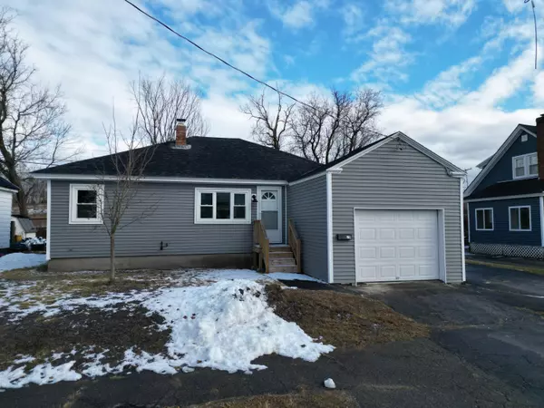 79 Eastland AVE, Millinocket, ME 04462