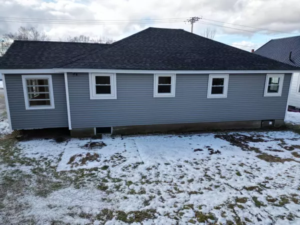 Millinocket, ME 04462,79 Eastland AVE