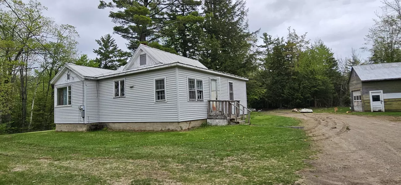 376 Backkingdom RD, Mexico, ME 04257