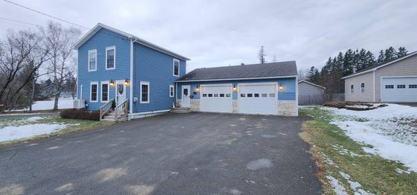 15 McKinley ST, Caribou, ME 04736