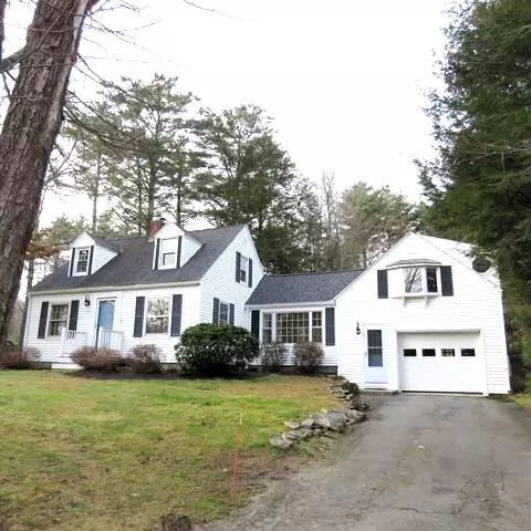 95 Falmouth RD, Falmouth, ME 04105