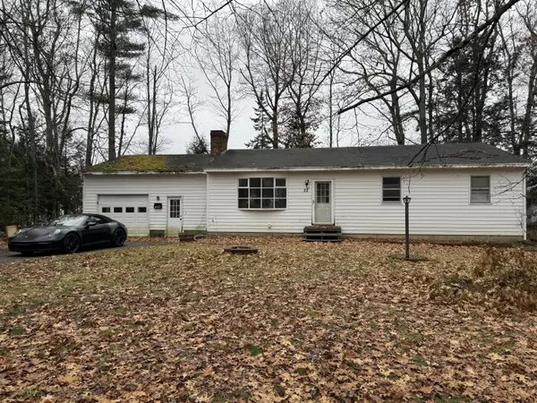 Topsham, ME 04086,52 Mallett DR