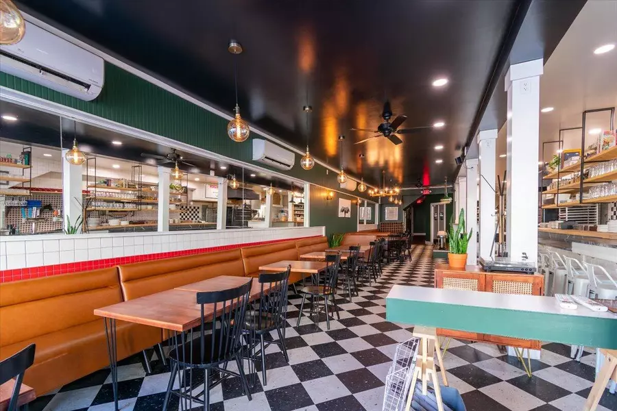 8 Cottage ST, Bar Harbor, ME 04609