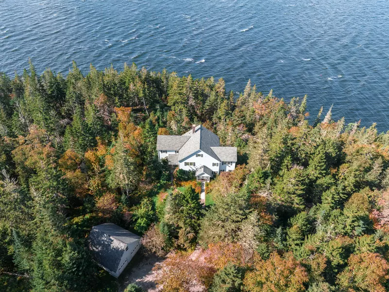 314 Ames Cove RD, Brooksville, ME 04642