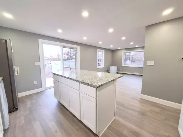 South Portland, ME 04106,17 Alpine ST