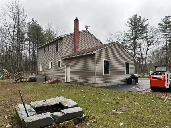 New Gloucester, ME 04260,25 Mckenny DR