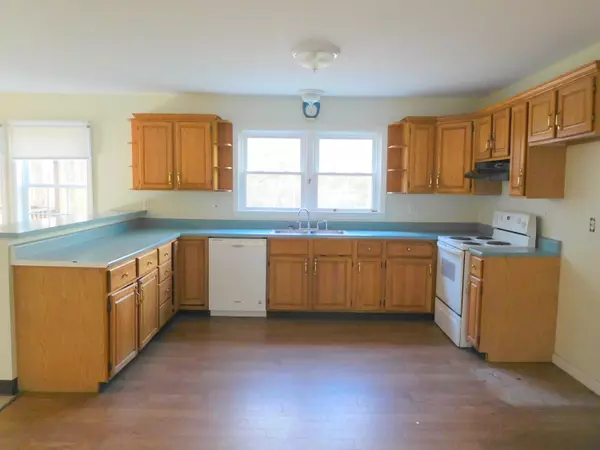 Mechanic Falls, ME 04256,4 Bryant TER