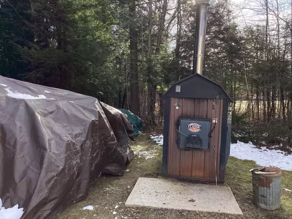 East Millinocket, ME 04430,3 Hathaway RD