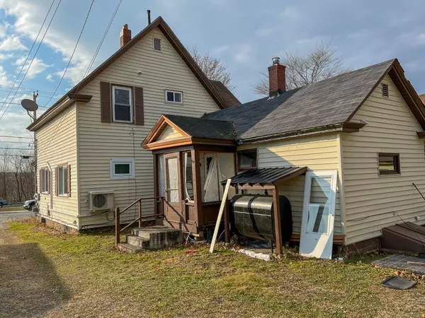 East Millinocket, ME 04430,27 Main ST