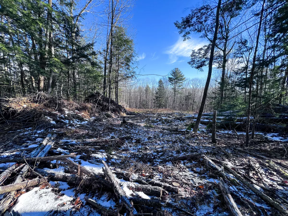 Winthrop, ME 04364,49 Owens DR