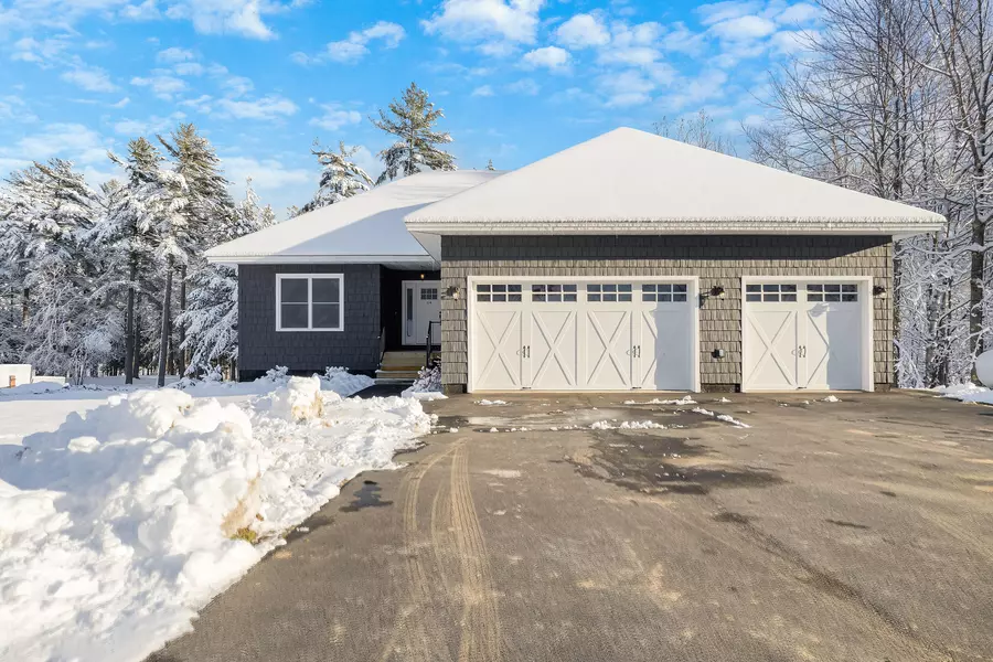 64 Island View DR, Greene, ME 04236