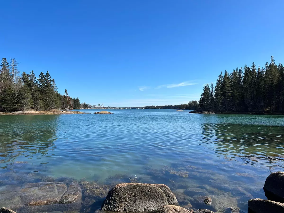 Stonington, ME 04681,111 Oceanville RD