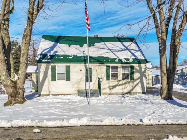 Winthrop, ME 04364,11 Charles ST