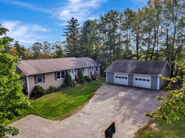 Vassalboro, ME 04989,663 Cross Hill RD