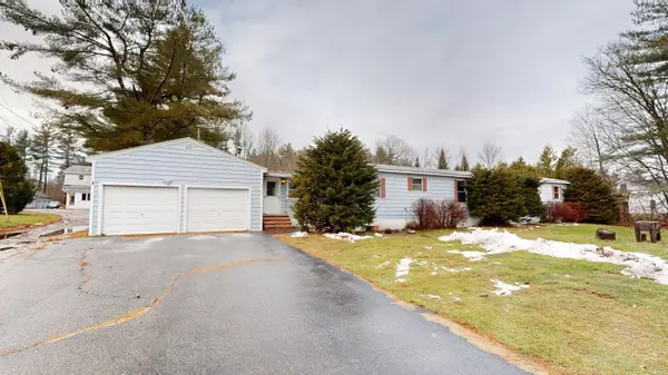 9 Boterf DR, Belgrade, ME 04917