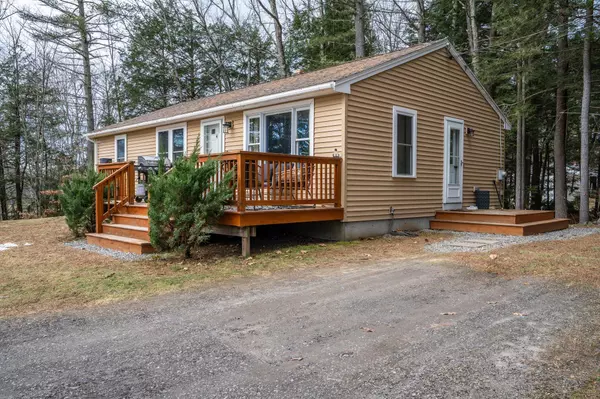 4 Perks Peak RD, Windham, ME 04062