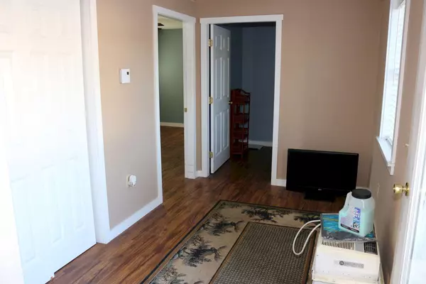 Madison, ME 04950,8 Spring ST