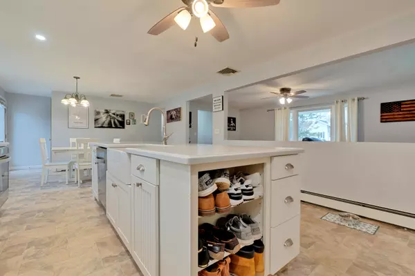 Waterville, ME 04901,7 Penny LN