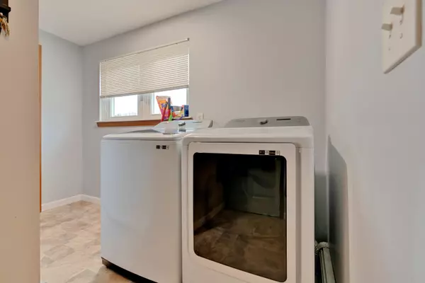 7 Penny LN, Waterville, ME 04901