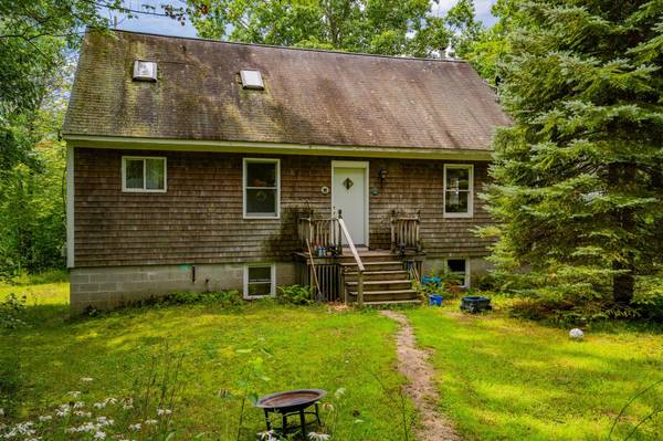 14 Maple ST, Acton, ME 04001