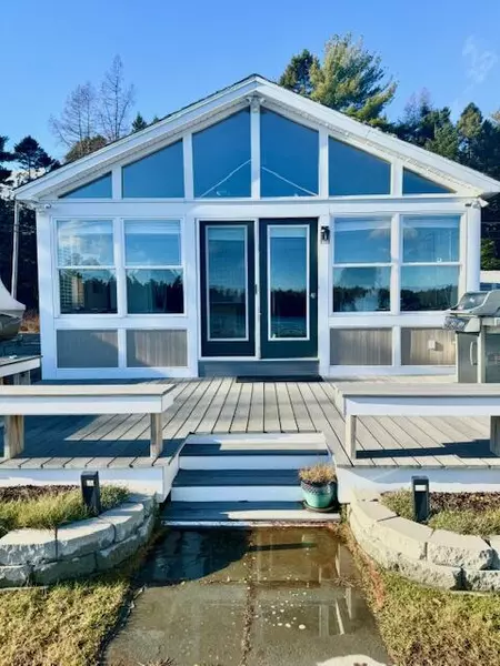 26 Cove RD, Franklin, ME 04634