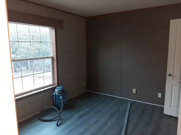 Hudson, ME 04449,12 Hay RD