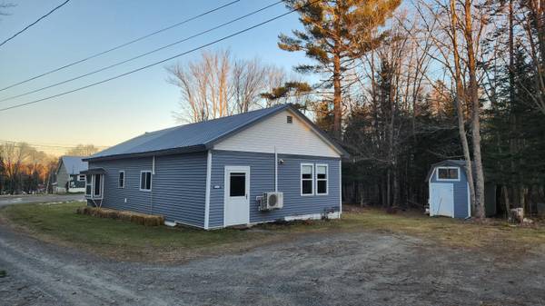 19 Joe Owens RD, Medway, ME 04460