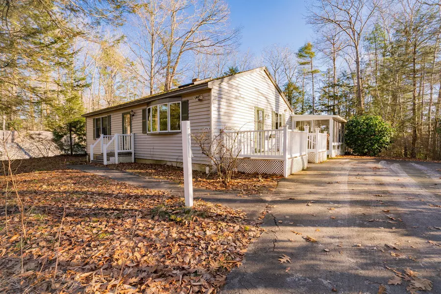 11 Frost Brook LN, Freeport, ME 04032