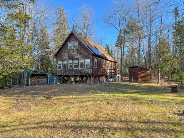 88 Whitten RD, Burnham, ME 04922