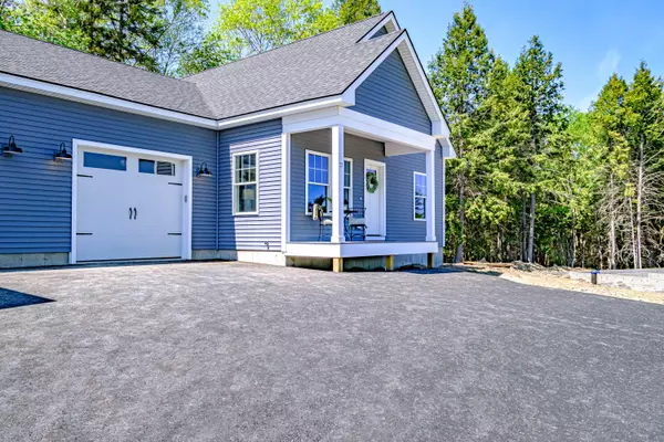 27 Youngs LN #27, Freeport, ME 04032