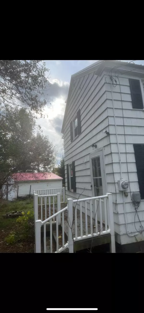 Presque Isle, ME 04769,43 Park ST