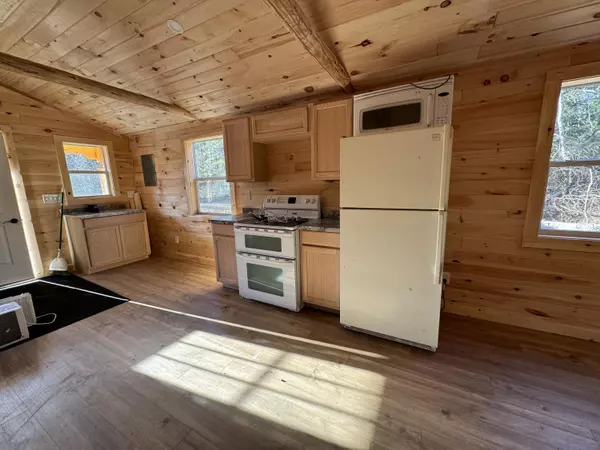 Prentiss Twp T7 R3 Nbpp, ME 04487,36 Tar Ridge RD