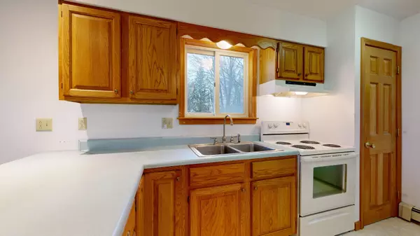 Wales, ME 04280,121 Pond RD