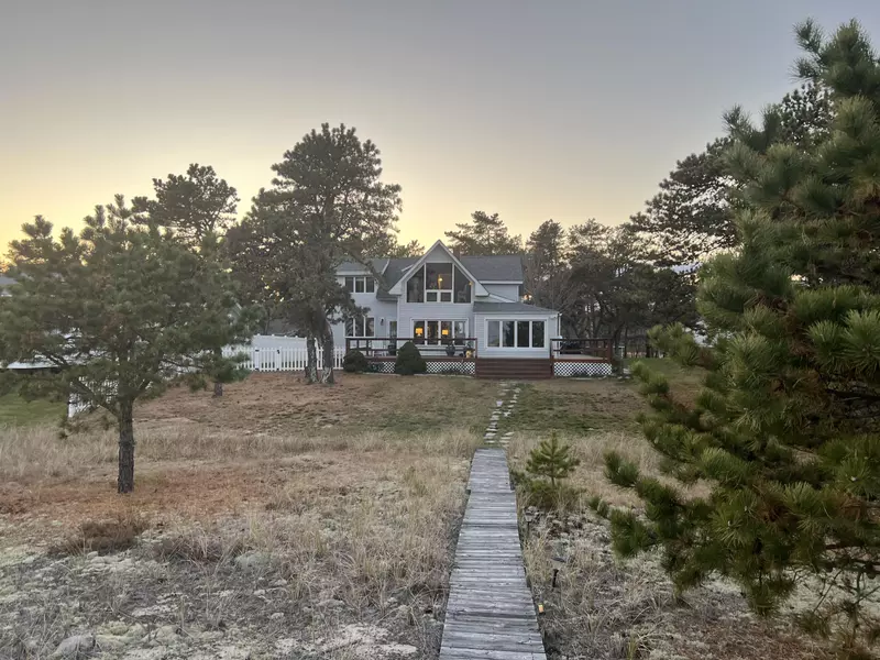 9 Seagrass LN, Saco, ME 04072