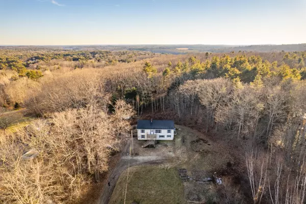 448 River RD, Topsham, ME 04086